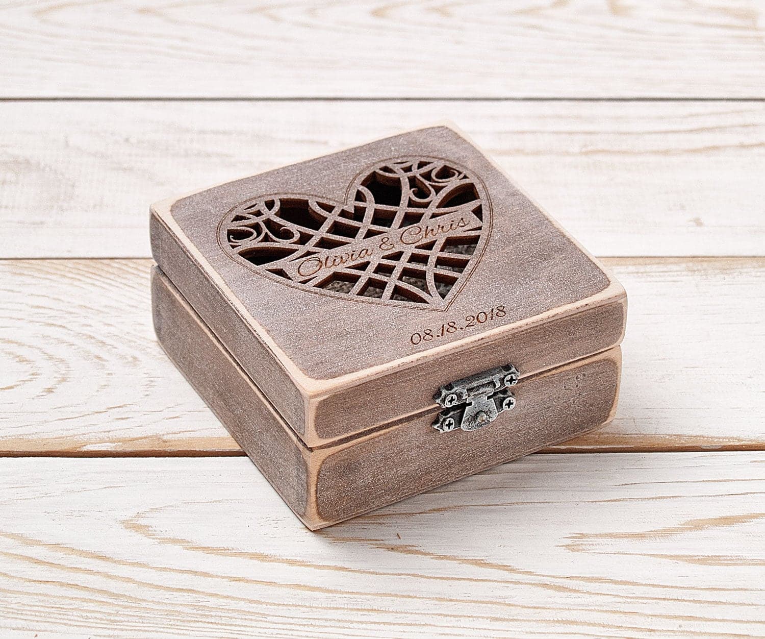 Cajita de madera personalizada para alianzas, foto 4
