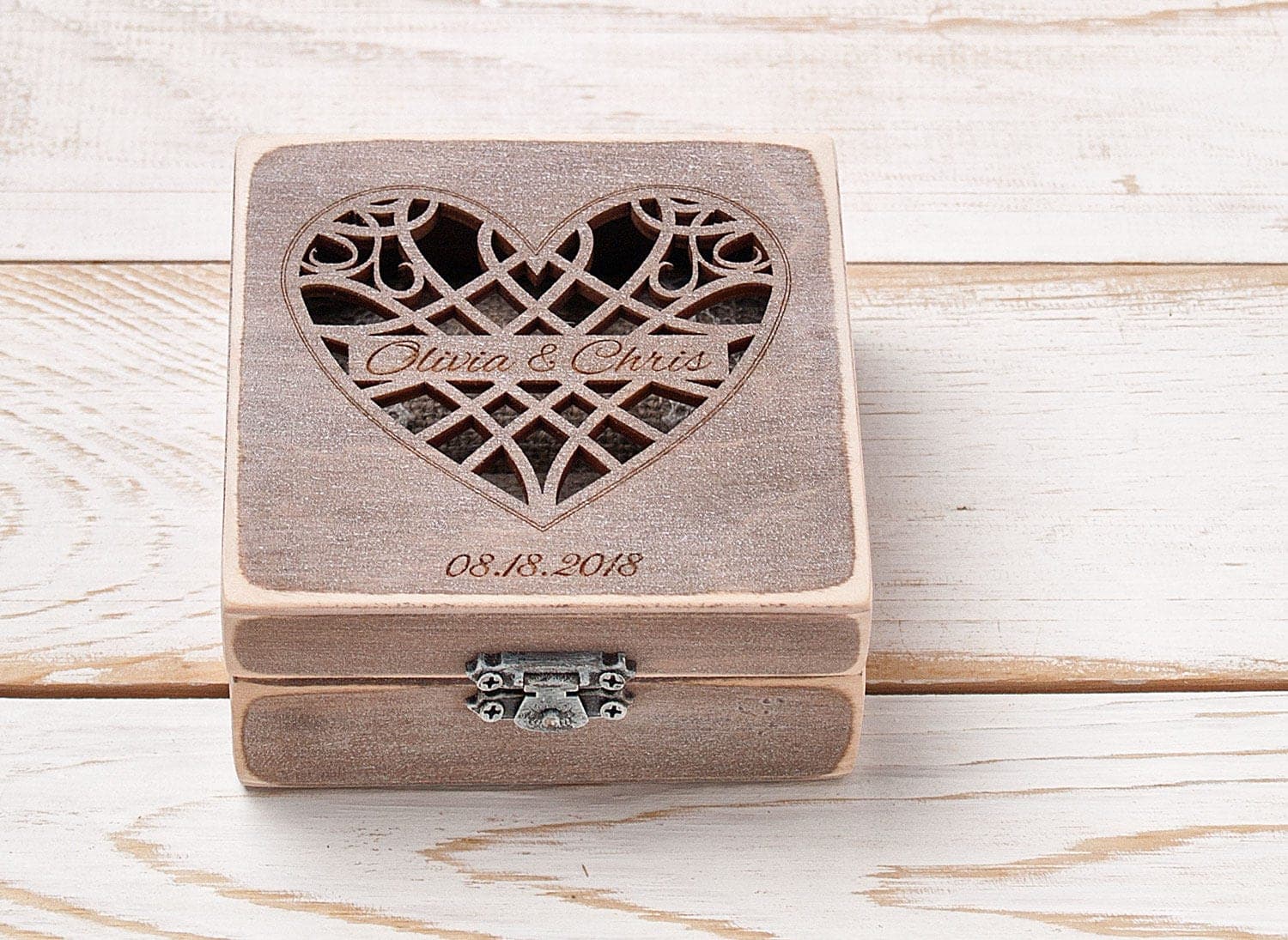 Cajita de madera personalizada para alianzas, foto 6