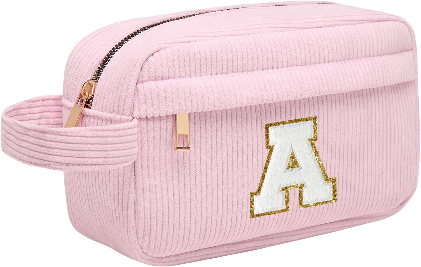 Neceser de pana rosa con parche de letra A bordado en blanco y dorado