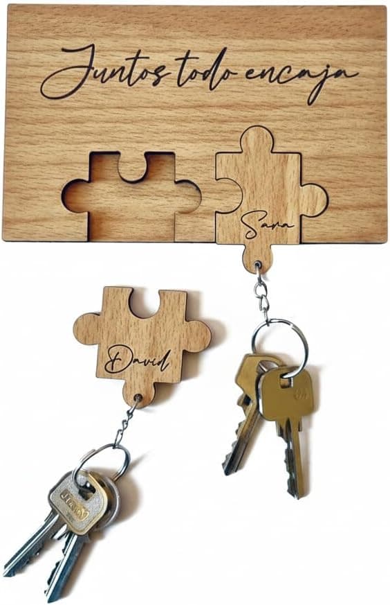 Colgadores de llaves con piezas de puzzle que encajan