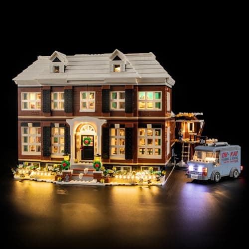 Casa LEGO de Home Alone iluminada con un kit de luces LED