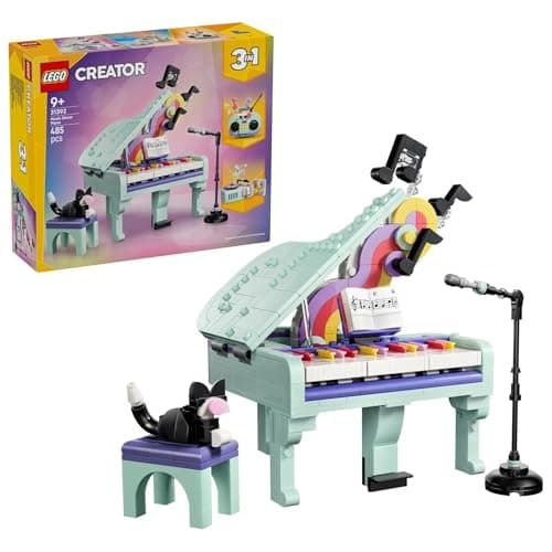 LEGO Creator 3 en 1 montado como piano de pared con un gato negro y una banqueta