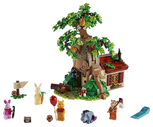 Casa LEGO de Winnie the Pooh con la puerta abierta y el interior decorado