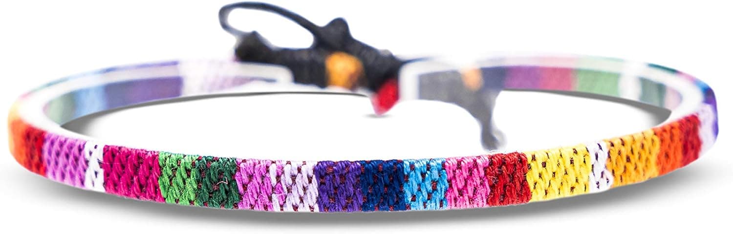 Pulsera trenzada con los colores del arcoíris