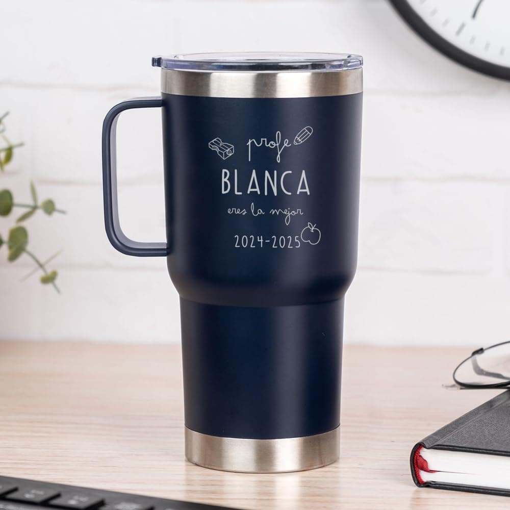 Termo de viaje azul marino con asa, grabado con el texto "Profe Blanca, eres la mejor, 2024-2025"
