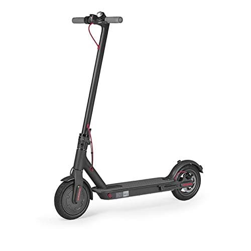 Xiaomi Mi Scooter Eléctrico clásico en color negro sobre fondo blanco
