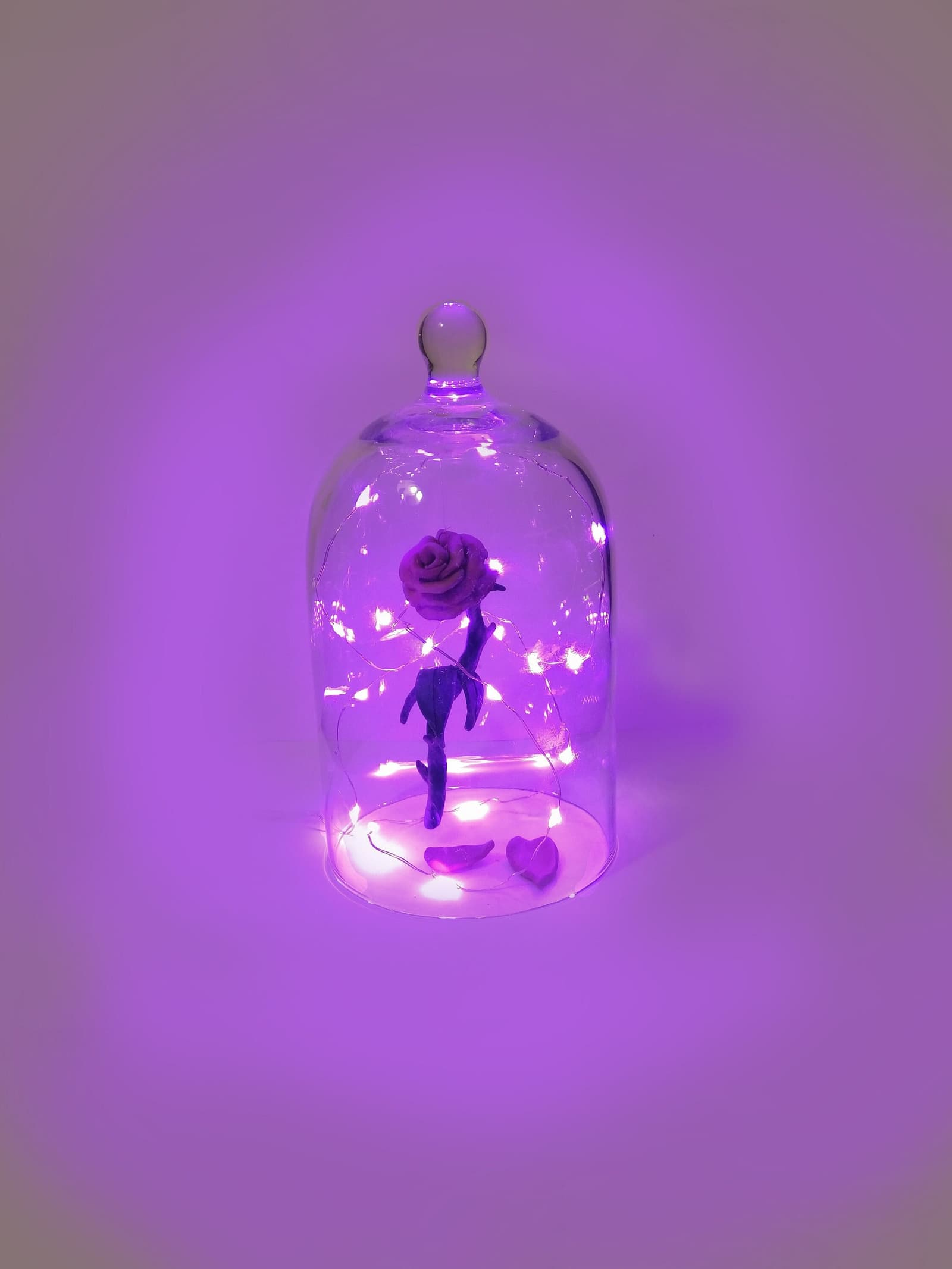 Figura de la Rosa Encantada de la Bella y la Bestia